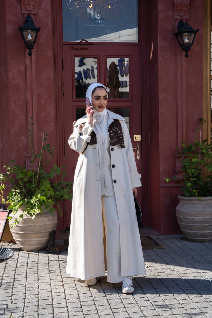 white trench coat. C:J1086