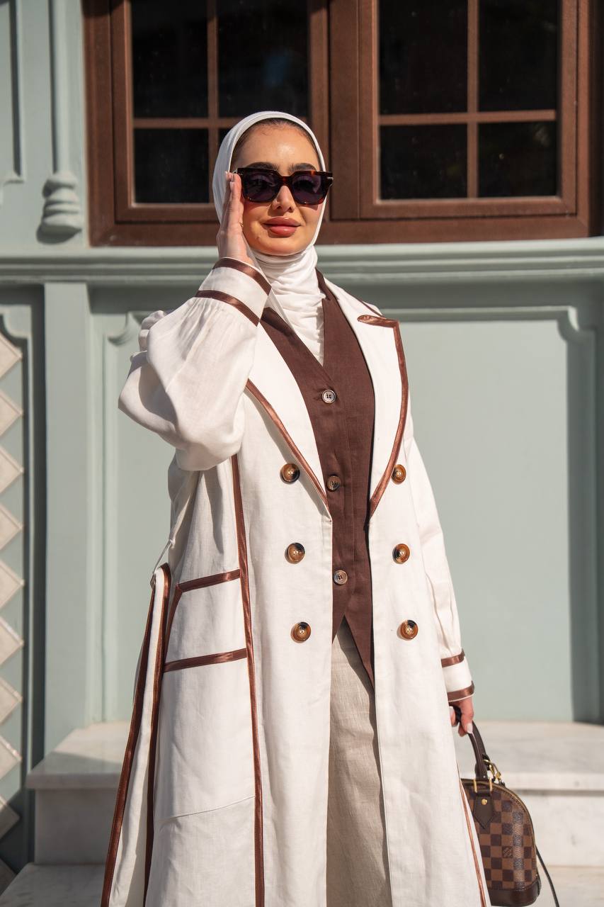 Light beige linen trench coat. C:1087