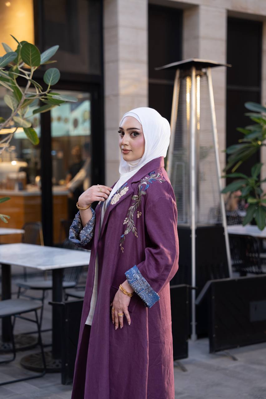 Purple linen blazer with embroidery. C:1094