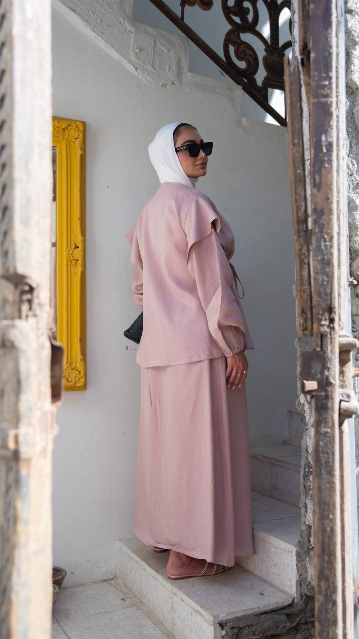 Blouse with skirt, linen in pink
.C:1101