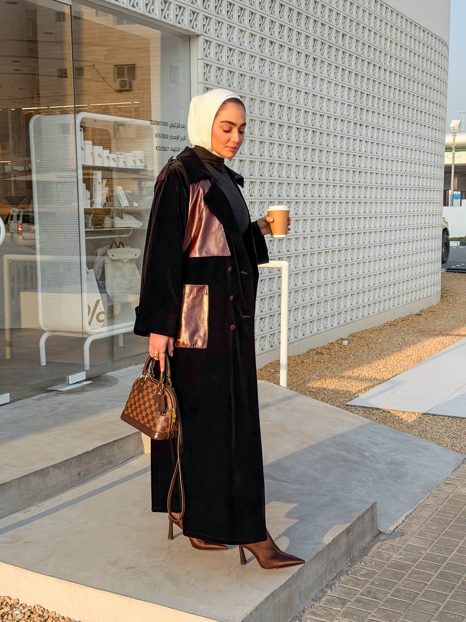 Velvet trench coat with leather. C:J1069