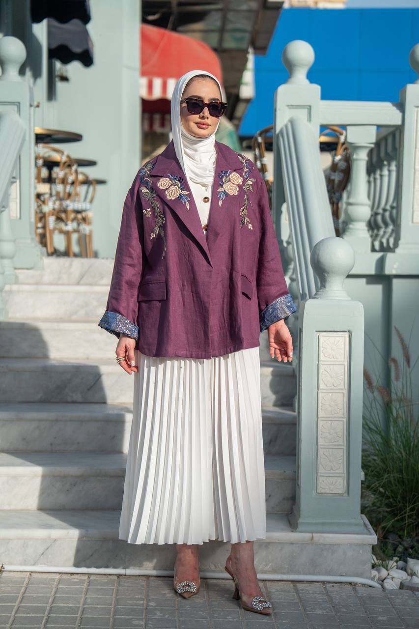 Burgundy linen blazer with embroidery. (Blazer only) C:1090