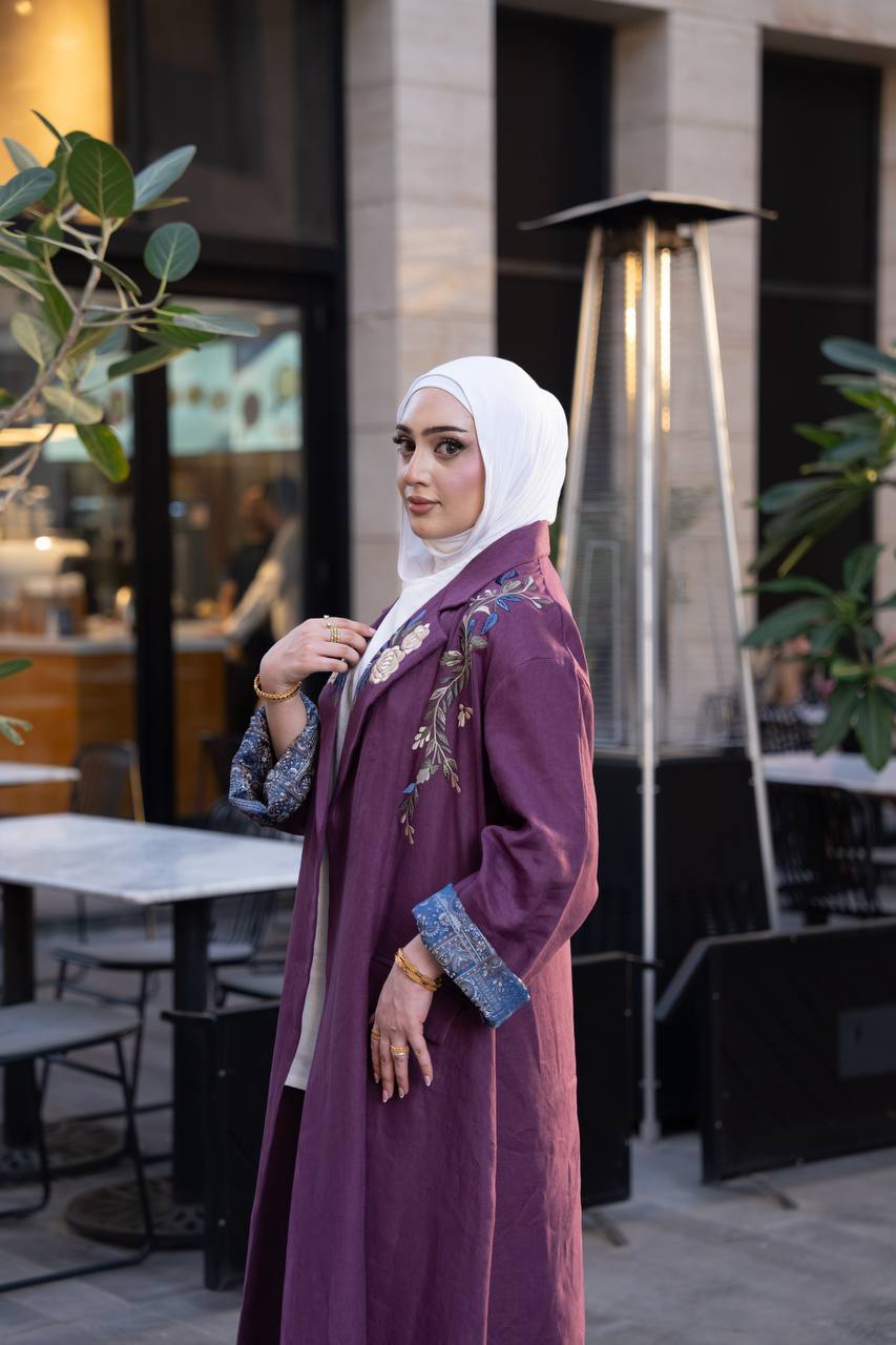 Purple linen blazer with embroidery. C:1094