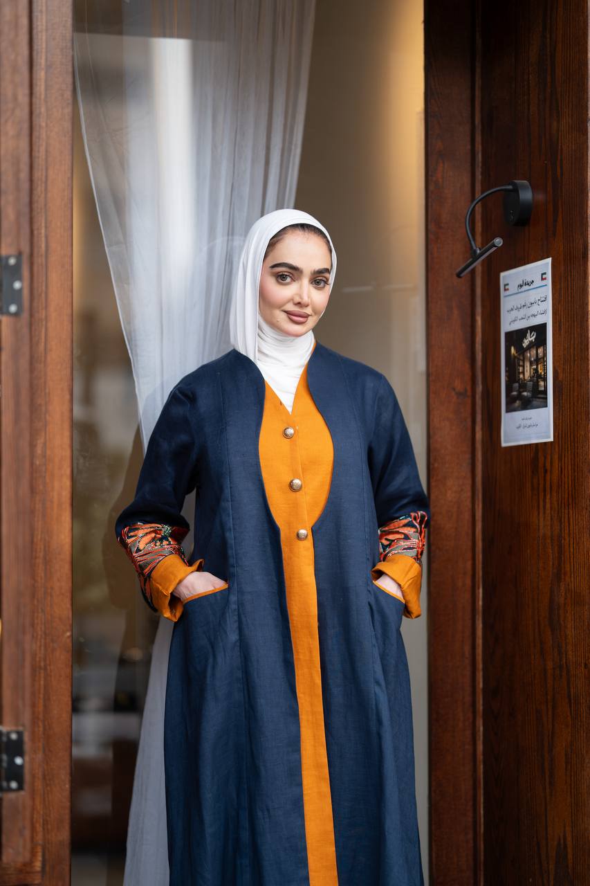 Navy linen blazer with beading and embroidery. C:1092