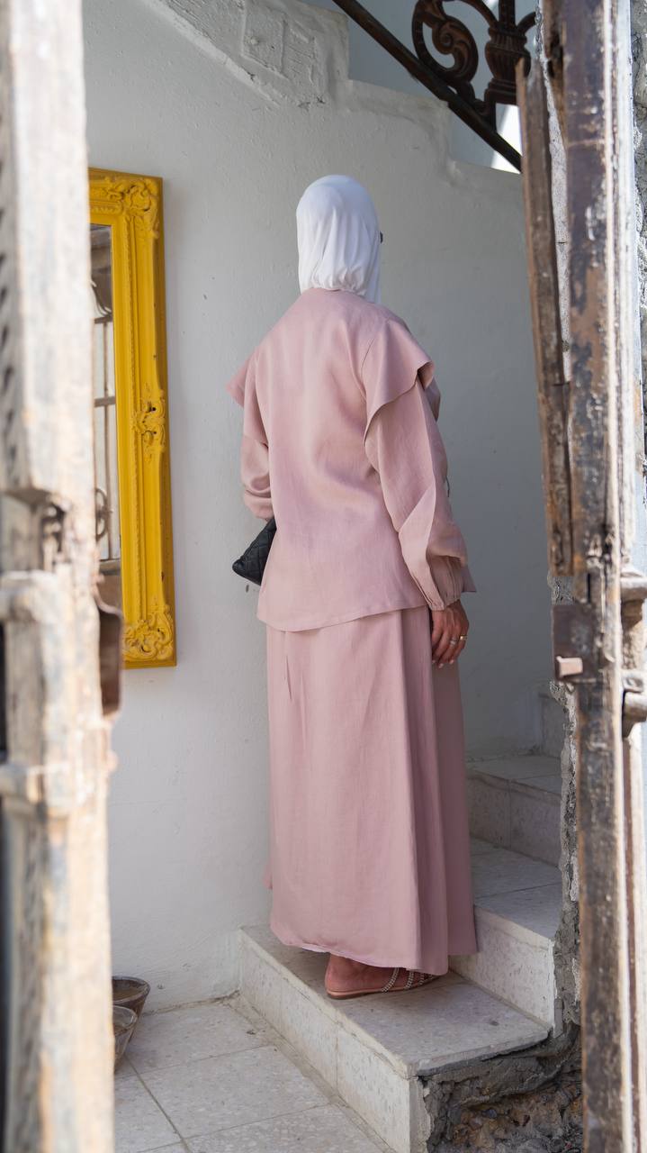 Blouse with skirt, linen in pink
.C:1101