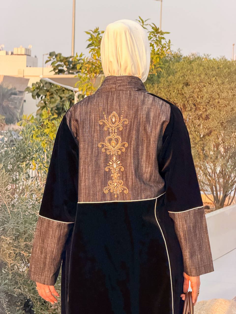 Trench coat made of velvet and denim with hand embroidery. C:J1070