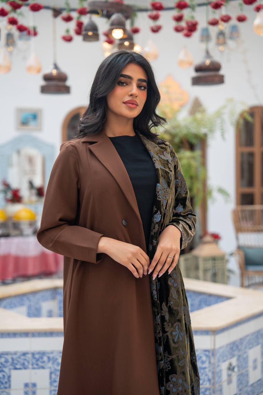 Brown velvet blazer with a floral print and crepe . C:j1085