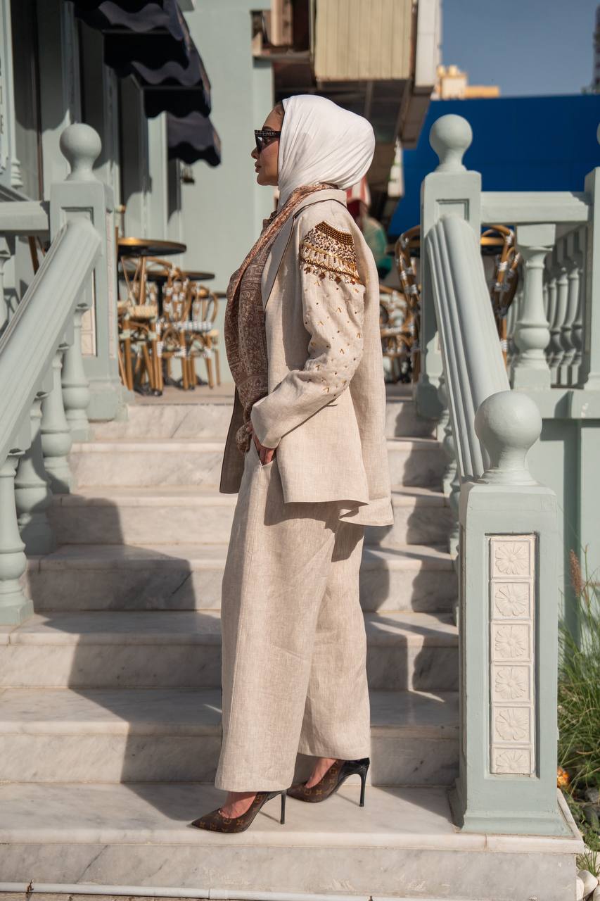 Blazer set with blouse and trousers, linen in beige.C:1088